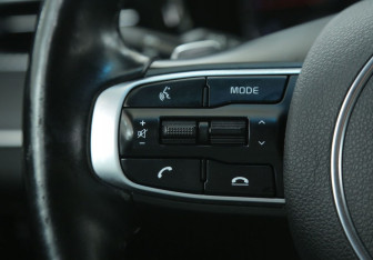Подержанный автомобиль Kia K5 2020 года (34 фото)