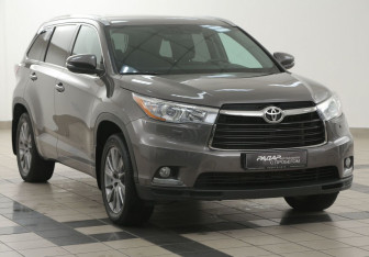 Подержанный автомобиль Toyota Highlander 2014 года (1 фото)