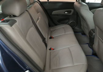 Подержанный автомобиль Chevrolet Cruze Sedan 2009 года (11 фото)