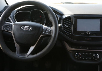 Подержанный автомобиль LADA (ВАЗ) Vesta Sedan 2016 года (14 фото)