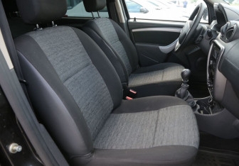 Подержанный автомобиль Renault Duster 2013 года (10 фото)