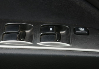 Подержанный автомобиль Mitsubishi Outlander 2006 года (18 фото)