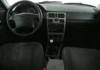 Подержанный автомобиль LADA (ВАЗ) Priora Wagon 2012 года (12 фото)