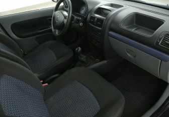 Подержанный автомобиль Renault Symbol 2008 года (9 фото)