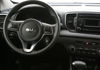 Подержанный автомобиль Kia Sportage 2018 года (14 фото)