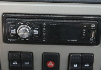 Подержанный автомобиль Renault Logan Sedan 2006 года (15 фото)