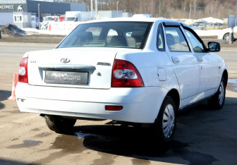 Подержанный автомобиль LADA (ВАЗ) Priora Sedan 2013 года (6 фото)