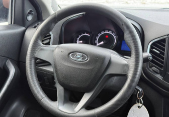 Подержанный автомобиль LADA (ВАЗ) XRAY 2018 года (14 фото)