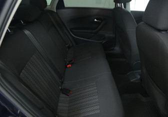 Подержанный автомобиль Volkswagen Polo Sedan 2016 года (11 фото)