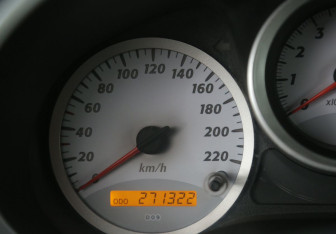 Подержанный автомобиль Toyota RAV4 2004 года (18 фото)