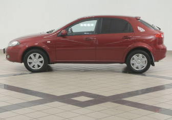 Подержанный автомобиль Chevrolet Lacetti Hatchback 2008 года (7 фото)