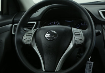 Подержанный автомобиль Nissan Qashqai 2017 года (16 фото)