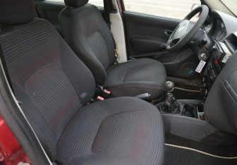 Подержанный автомобиль Fiat Albea 2008 года (10 фото)