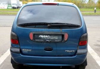 Подержанный автомобиль Renault Scenic 1999 года (5 фото)