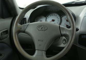 Подержанный автомобиль Chery Tiggo (T11) 2012 года (16 фото)