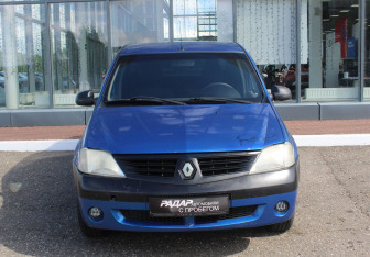 Подержанный автомобиль Renault Logan Sedan 2005 года (2 фото)