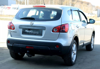 Подержанный автомобиль Nissan Qashqai 2007 года (6 фото)