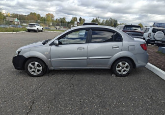 Подержанный автомобиль Kia Rio Sedan 2010 года (4 фото)