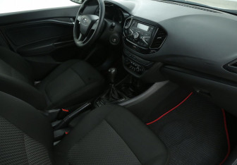 Подержанный автомобиль LADA (ВАЗ) Vesta Sedan 2016 года (9 фото)