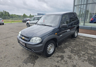 Подержанный автомобиль Chevrolet Niva 2011 года (3 фото)
