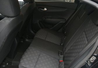 Подержанный автомобиль Kia Rio Sedan 2017 года (10 фото)