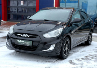 Подержанный автомобиль Hyundai Solaris Sedan 2013 года (3 фото)