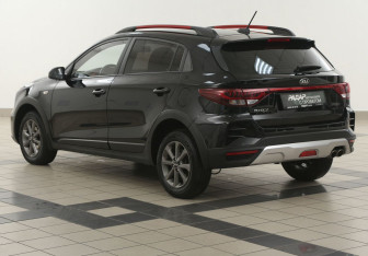 Подержанный автомобиль Kia Rio Hatchback 2021 года (2 фото)