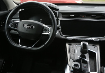 Подержанный автомобиль Geely Atlas Pro 2023 года (14 фото)