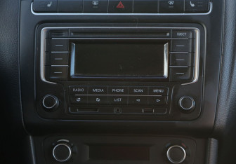 Подержанный автомобиль Volkswagen Polo Sedan 2013 года (13 фото)