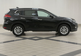 Подержанный автомобиль Nissan X-Trail 2019 года (5 фото)
