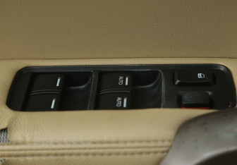 Подержанный автомобиль Honda CR-V 2009 года (17 фото)