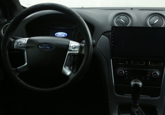 Подержанный автомобиль Ford Mondeo Sedan 2011 года (14 фото)