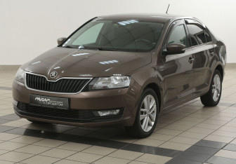 Подержанный автомобиль Skoda Rapid Liftback 2019 года (8 фото)