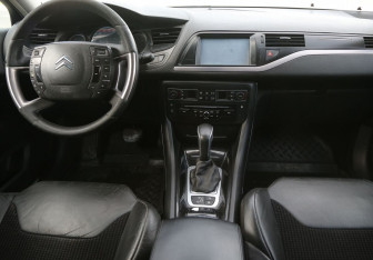 Подержанный автомобиль Citroen C5 Wagon 2008 года (12 фото)
