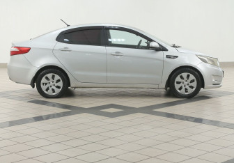 Подержанный автомобиль Kia Rio Sedan 2012 года (5 фото)