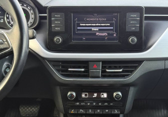 Подержанный автомобиль Skoda Rapid Liftback 2021 года (11 фото)