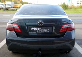 Подержанный автомобиль Toyota Camry Sedan 2008 года (5 фото)