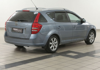 Подержанный автомобиль Kia Ceed Wagon 2008 года (4 фото)