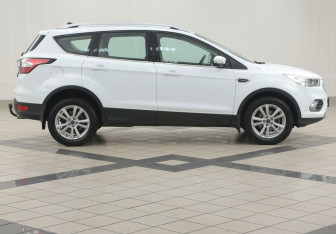 Подержанный автомобиль Ford Kuga 2018 года (5 фото)