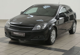 Подержанный автомобиль Opel Astra Hatchback 2009 года (8 фото)