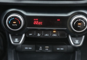 Подержанный автомобиль Kia Rio Hatchback 2020 года (30 фото)