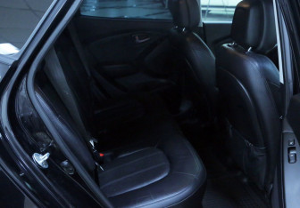 Подержанный автомобиль Hyundai ix35 2014 года (7 фото)