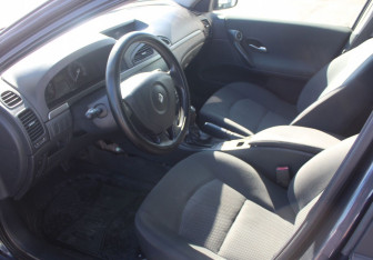 Подержанный автомобиль Renault Laguna Liftback 2007 года (10 фото)