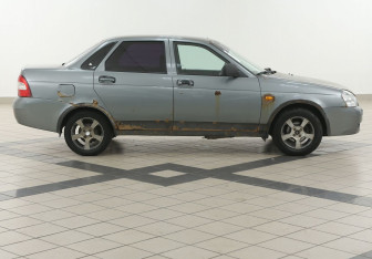 Подержанный автомобиль LADA (ВАЗ) Priora Sedan 2011 года (5 фото)