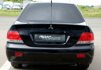 Подержанный автомобиль Mitsubishi Lancer Sedan 2007 года (5 фото)