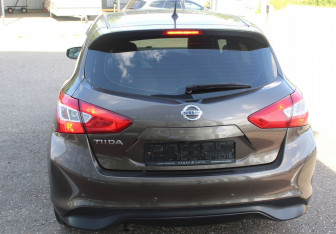 Подержанный автомобиль Nissan Tiida Hatchback 2015 года (6 фото)