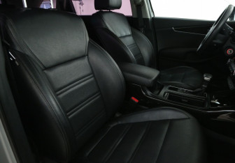 Подержанный автомобиль Kia Sorento 2019 года (10 фото)