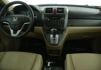 Подержанный автомобиль Honda CR-V 2009 года (12 фото)