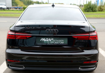 Подержанный автомобиль Audi A6 Sedan 2021 года (5 фото)