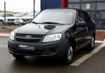 Подержанный автомобиль LADA (ВАЗ) Granta Sedan 2015 года (3 фото)
